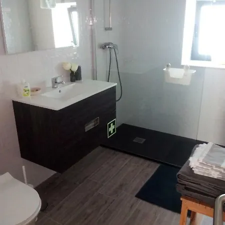 Casas Do Pedro T1 *